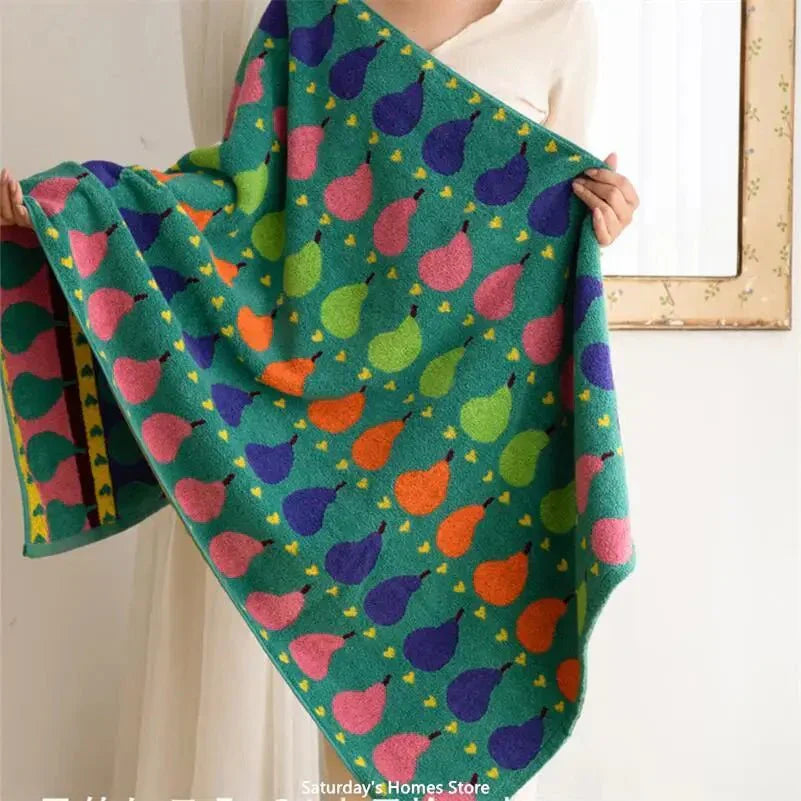 Junips | Soft children's towel made of cotton with pear motif