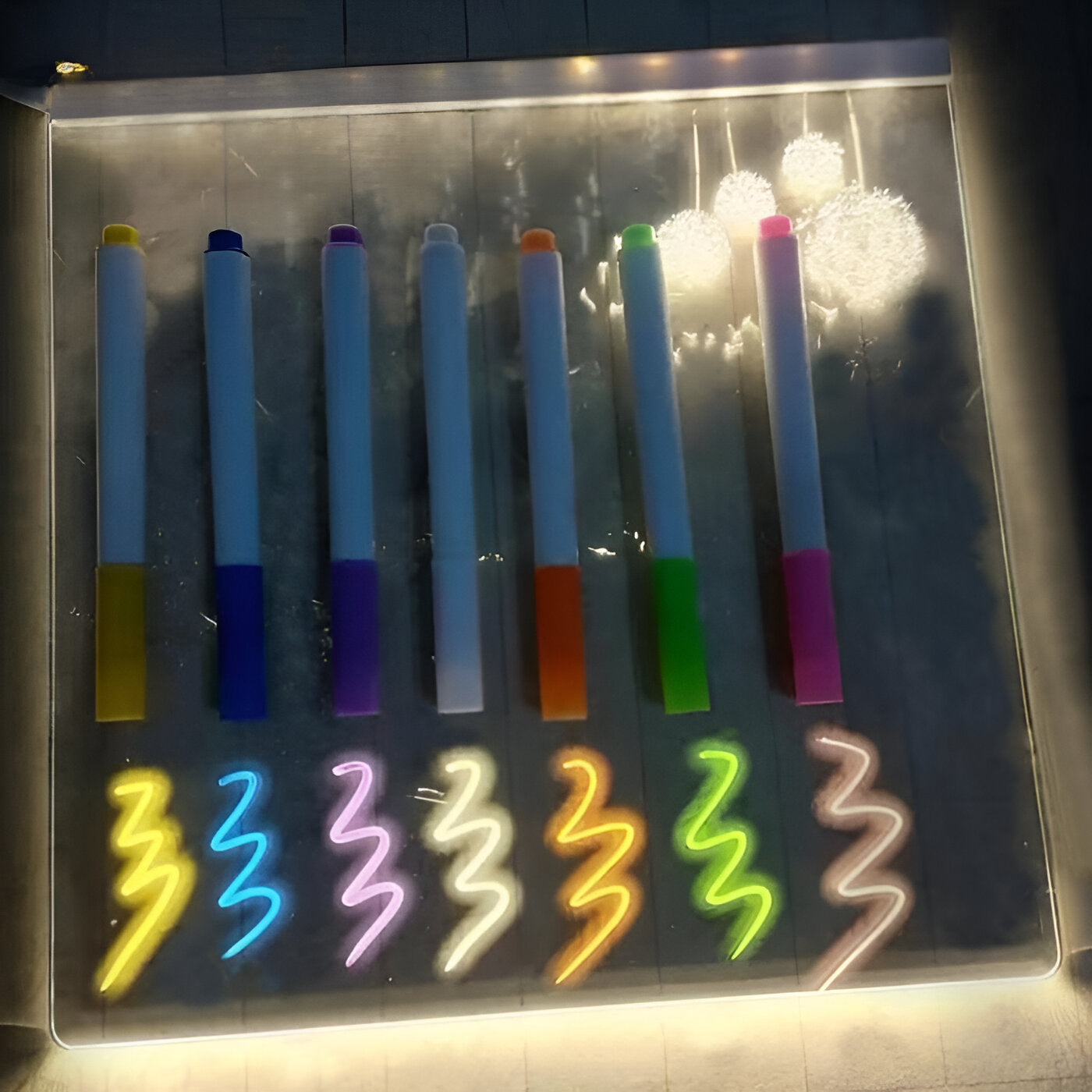 Junips | LED Notice Board with 7 Colors Pen
