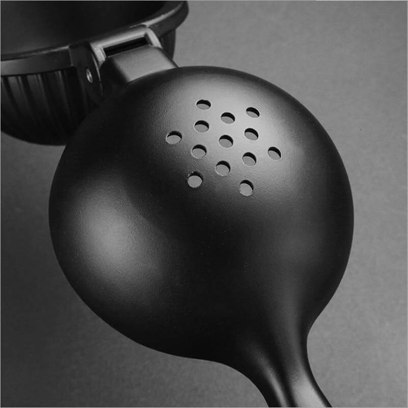 Junips | Minimalist Lemon Squeezer