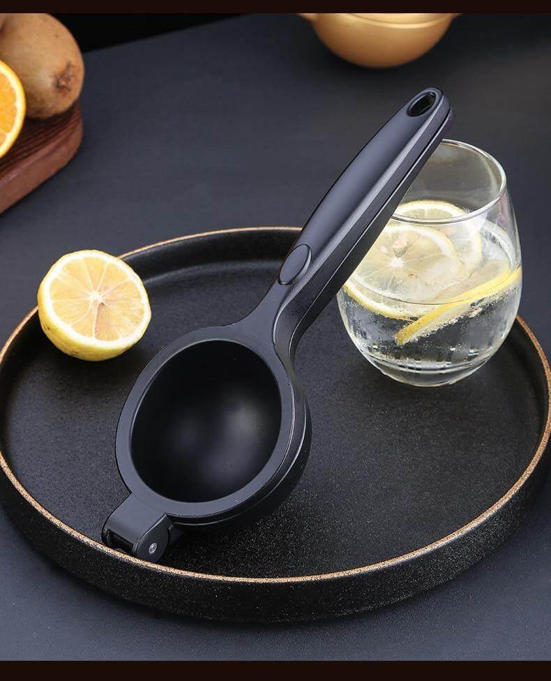 Junips | Minimalist Lemon Squeezer