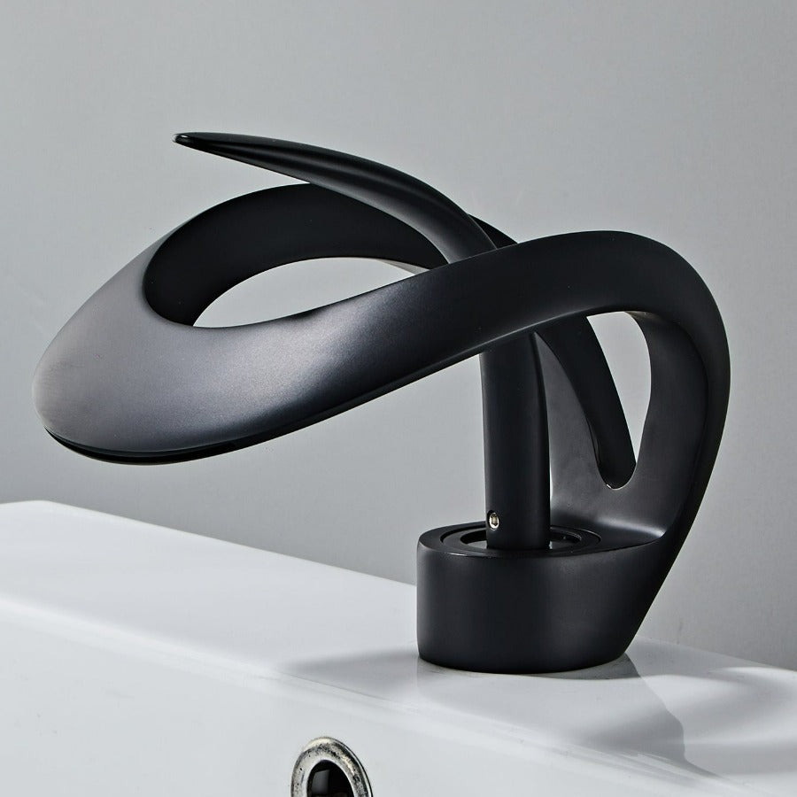 Junips | Modern curved bathroom faucet