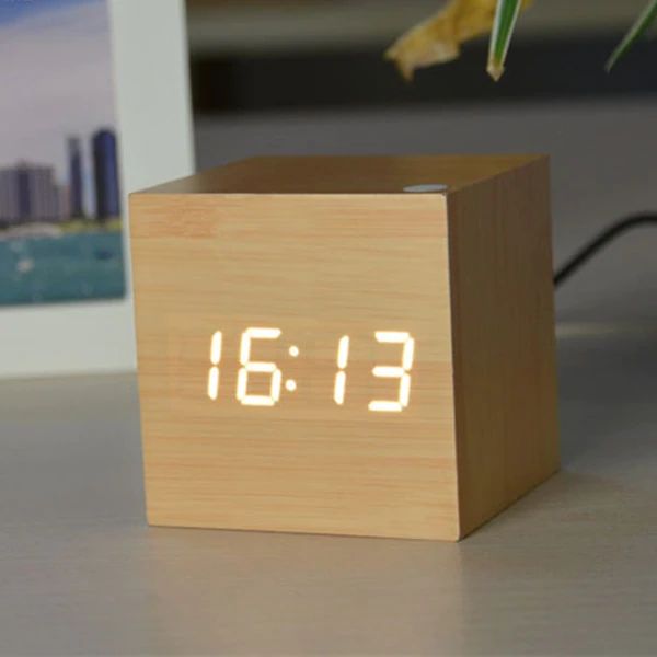 Junips | CUBE DIGITAL DESK CLOCK
