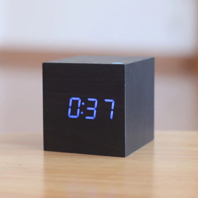 Junips | CUBE DIGITAL DESK CLOCK