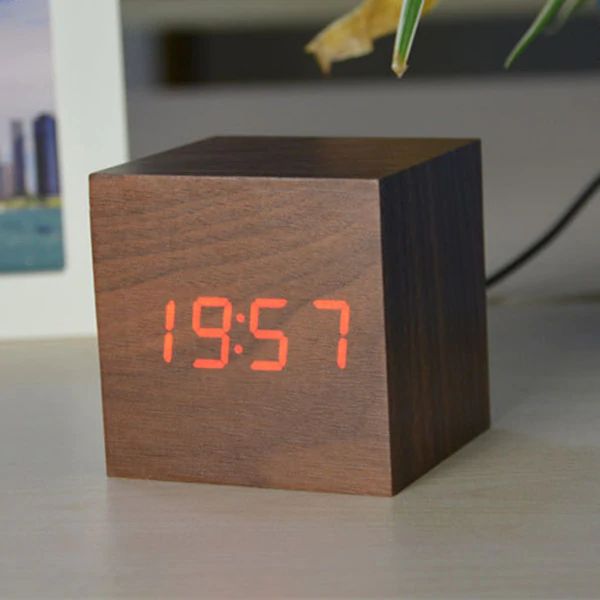 Junips | CUBE DIGITAL DESK CLOCK
