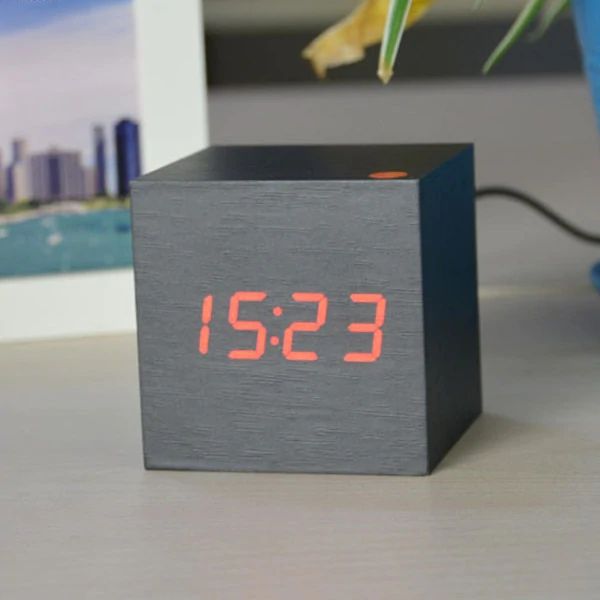 Junips | CUBE DIGITAL DESK CLOCK