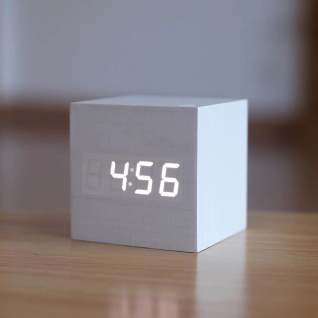 Junips | CUBE DIGITAL DESK CLOCK