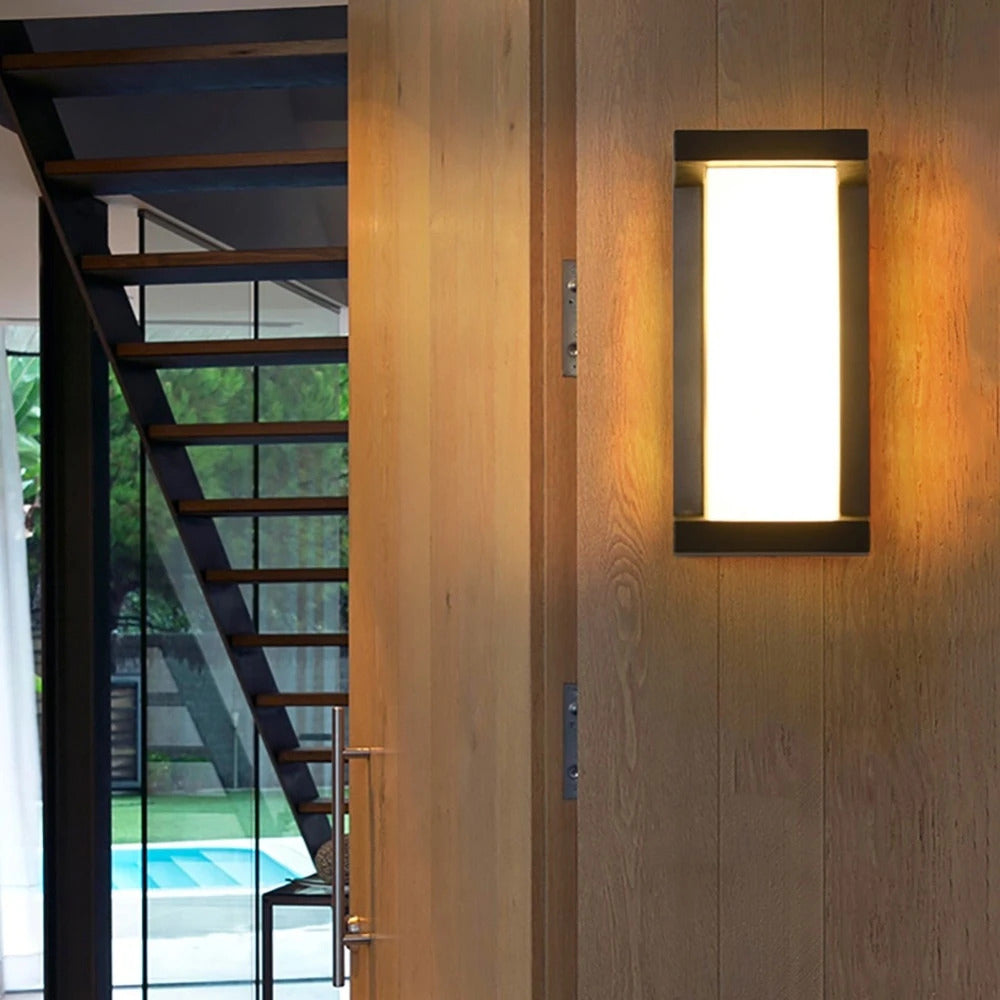 Junips | Vertical LED Outdoor Light