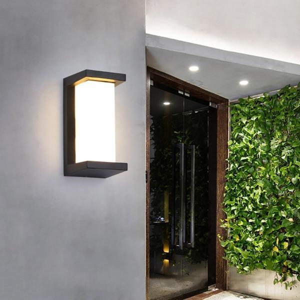 Junips | Vertical LED Outdoor Light