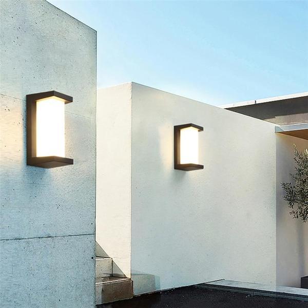 Junips | Vertical LED Outdoor Light