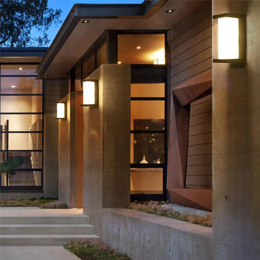 Junips | Vertical LED Outdoor Light