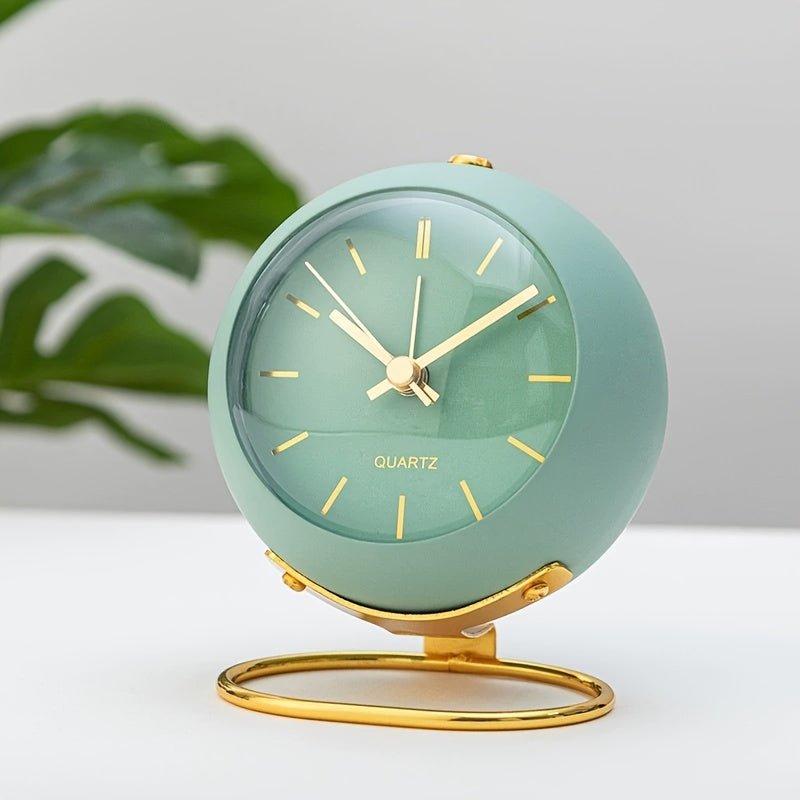 Junips | Buzzley Retro Silent Alarm Clock – Vintage Metal Analogue Clock with Night Light