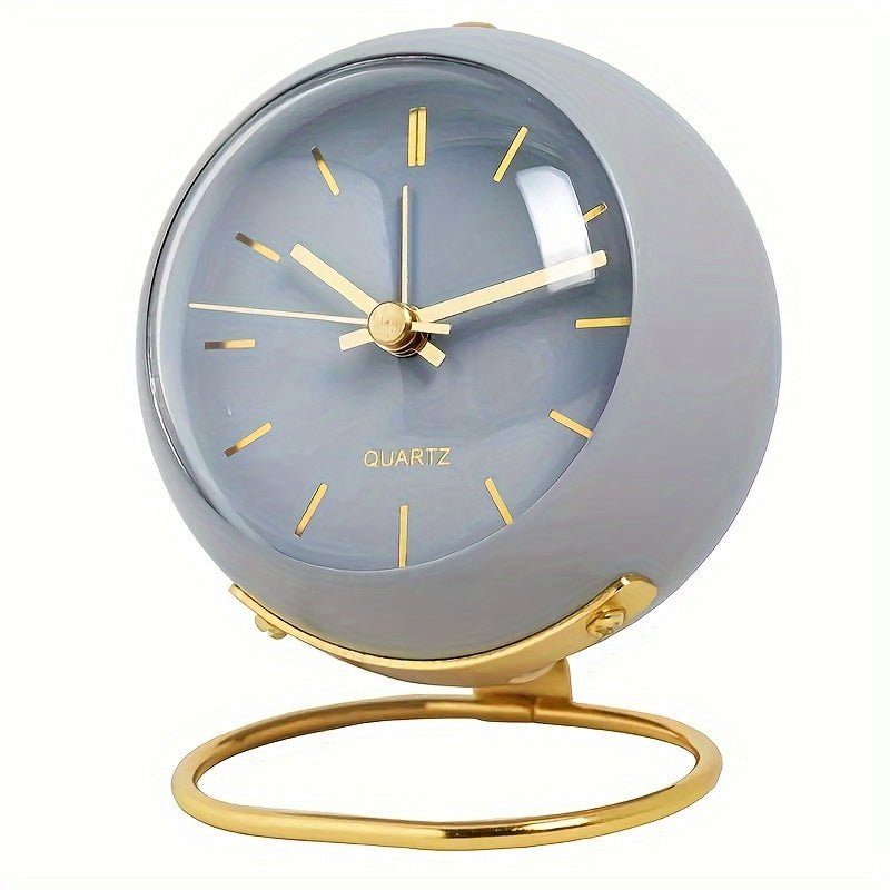 Junips | Buzzley Retro Silent Alarm Clock – Vintage Metal Analogue Clock with Night Light