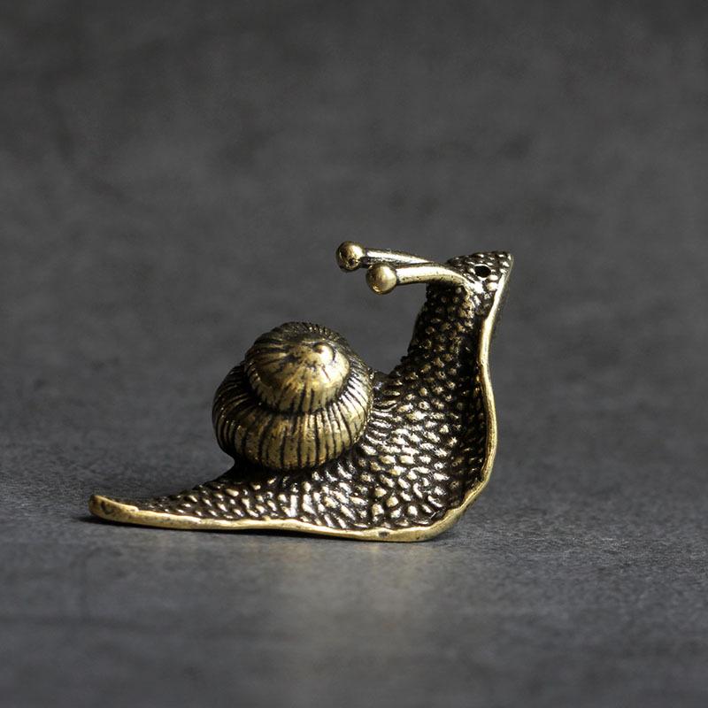 Junips | Retro Queen Copper Mini Snail Tea Pet Desk Ornament