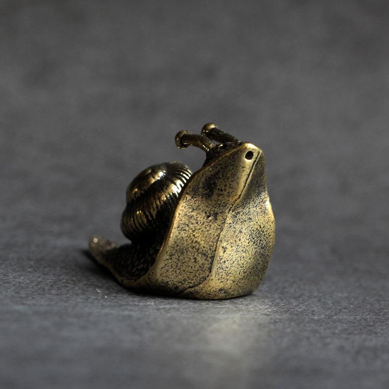 Junips | Retro Queen Copper Mini Snail Tea Pet Desk Ornament