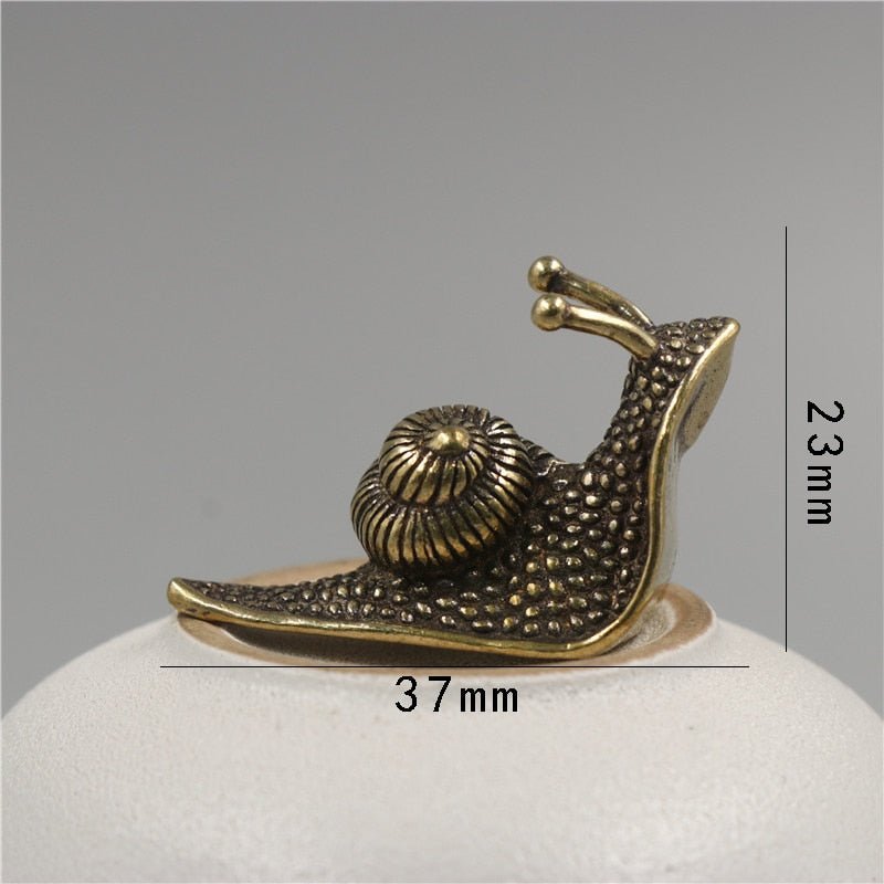 Junips | Retro Queen Copper Mini Snail Tea Pet Desk Ornament