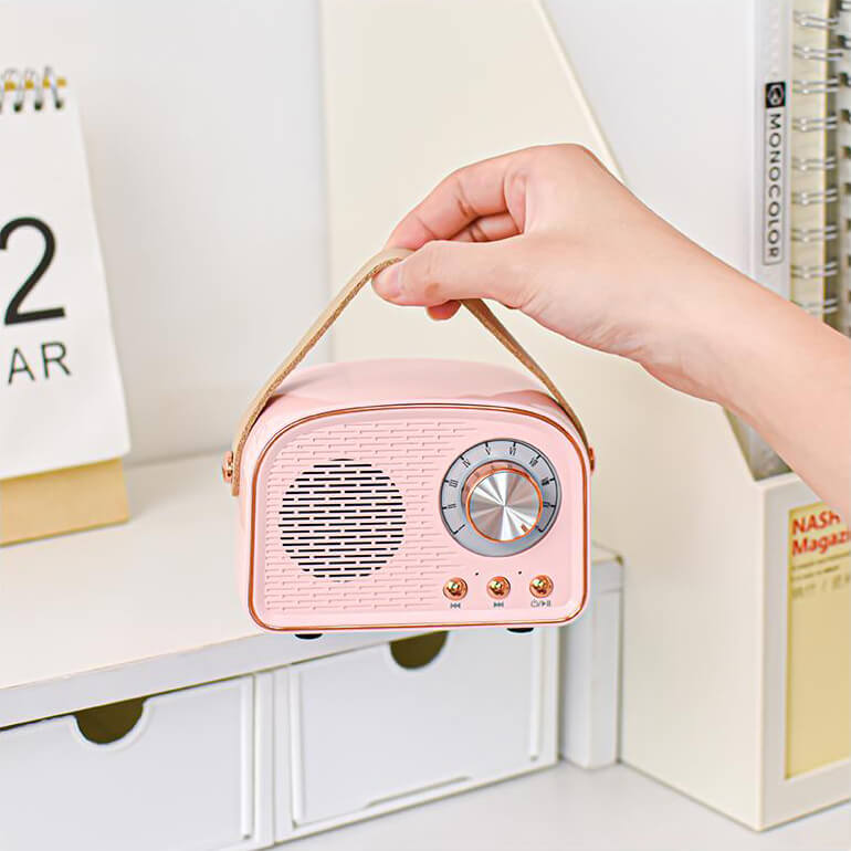 Junips | Retro Round Radio Bluetooth Speaker