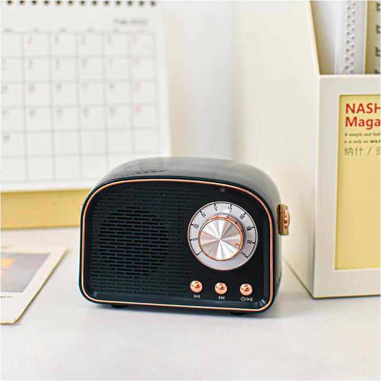 Junips | Retro Round Radio Bluetooth Speaker