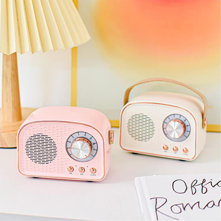 Junips | Retro Round Radio Bluetooth Speaker