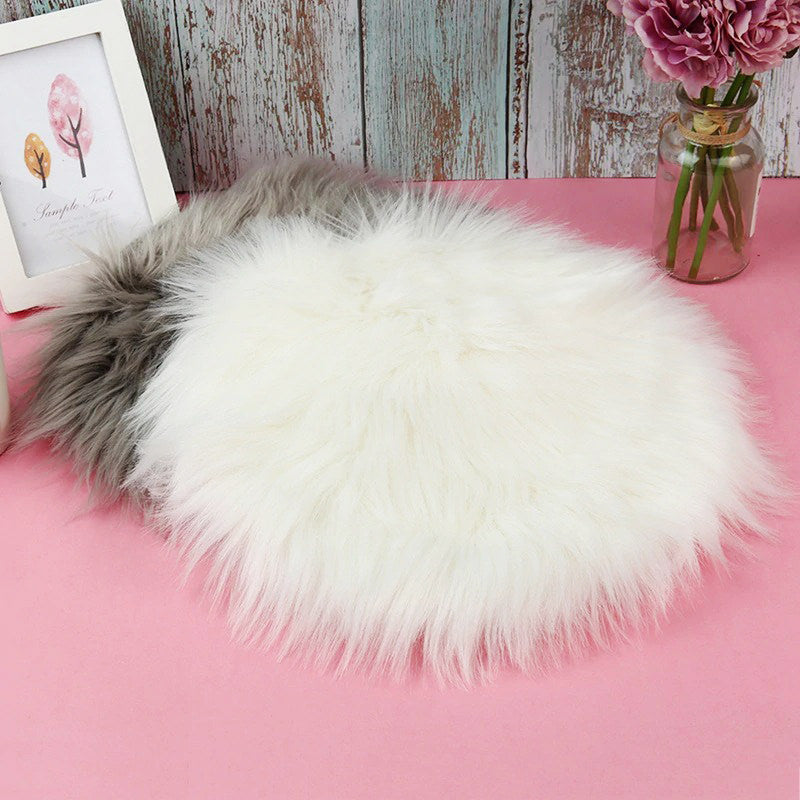 Junips | Faux Fur Round Seat Cushion