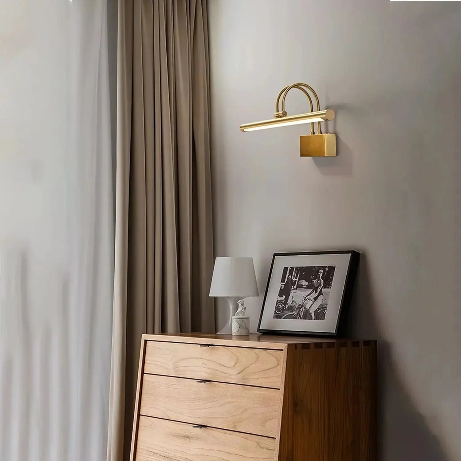 Junips | Modern Minimalistic Picture Light