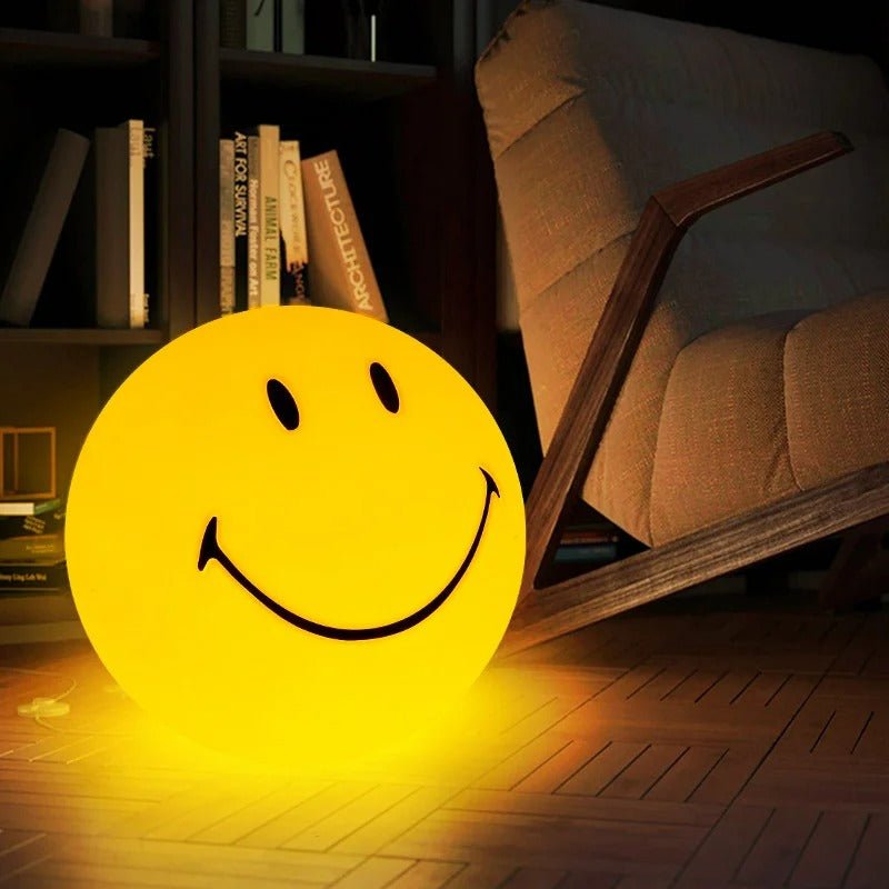 Junips | Smiley night light with rechargeable LED and touch switch