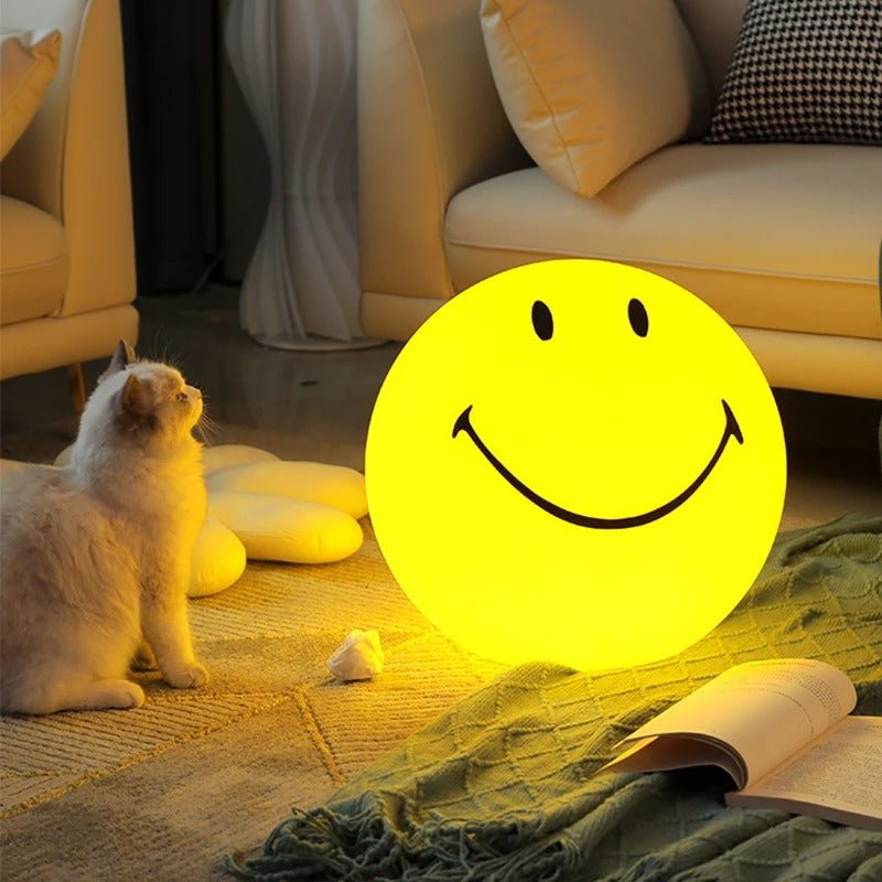 Junips | Smiley night light with rechargeable LED and touch switch