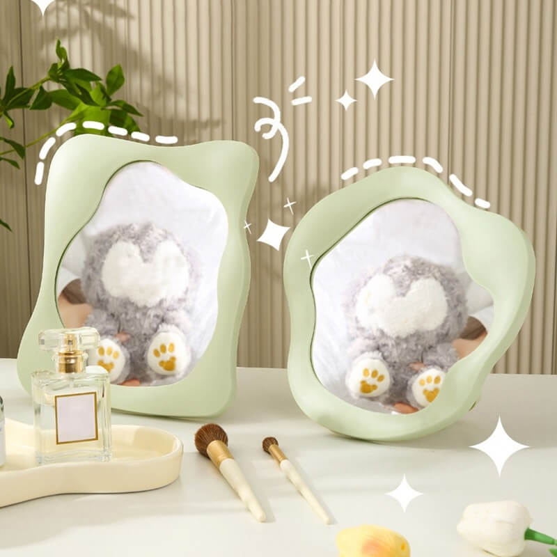 Junips | Squiggly Makeup Mirror