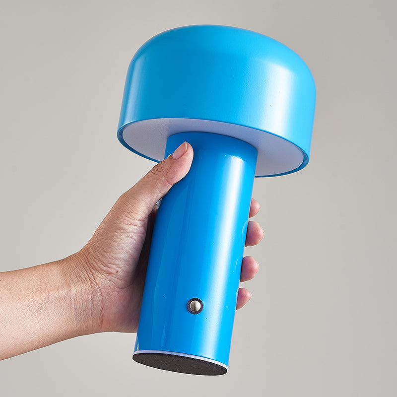 Junips | Table Lamp with Modern Cordless Design