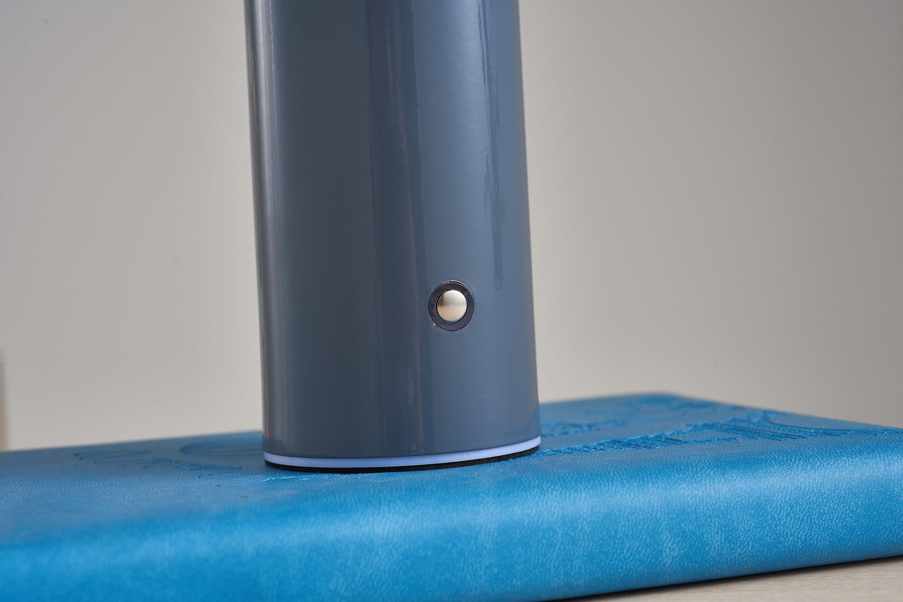 Junips | Table Lamp with Modern Cordless Design