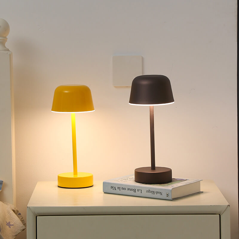 Junips | Table Lamp with Modern Metal Dimmable Design