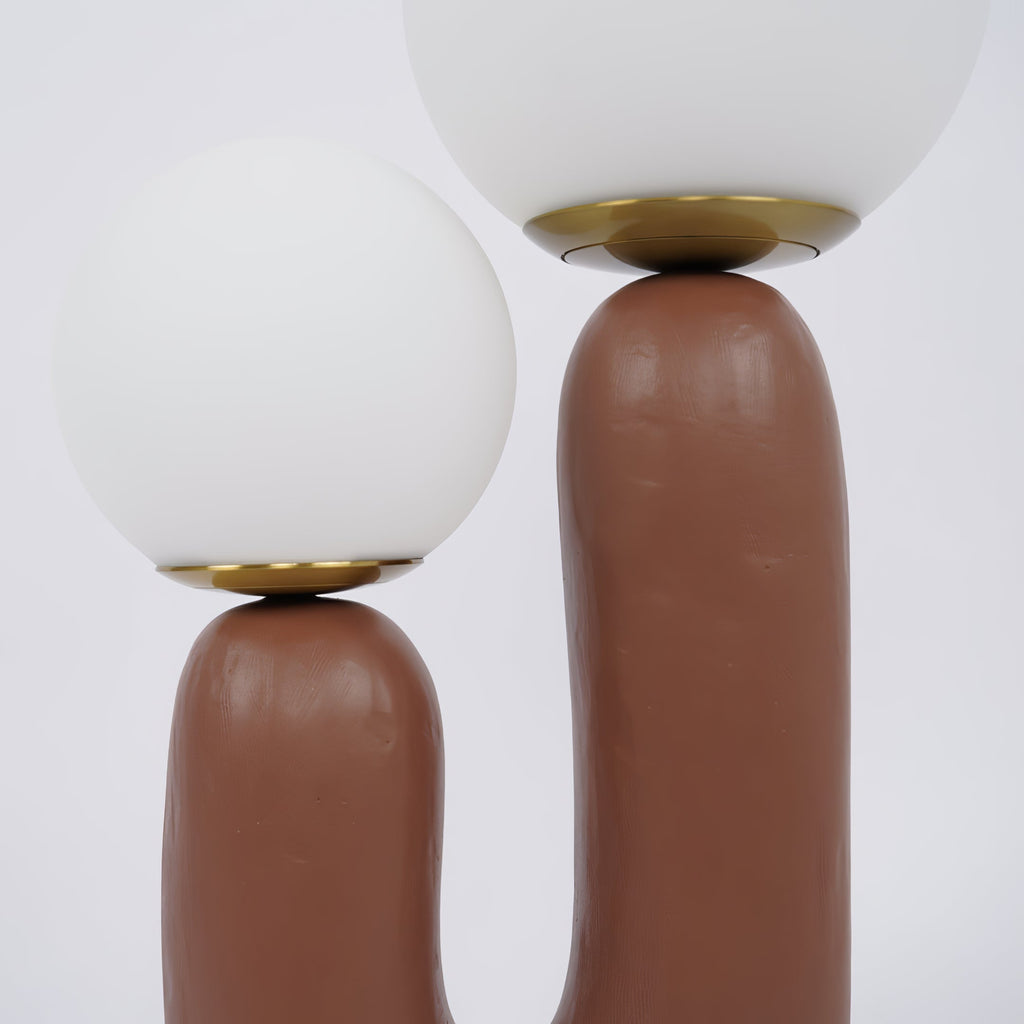 Junips | Contemporary Style Table Lamp with Natural Accent