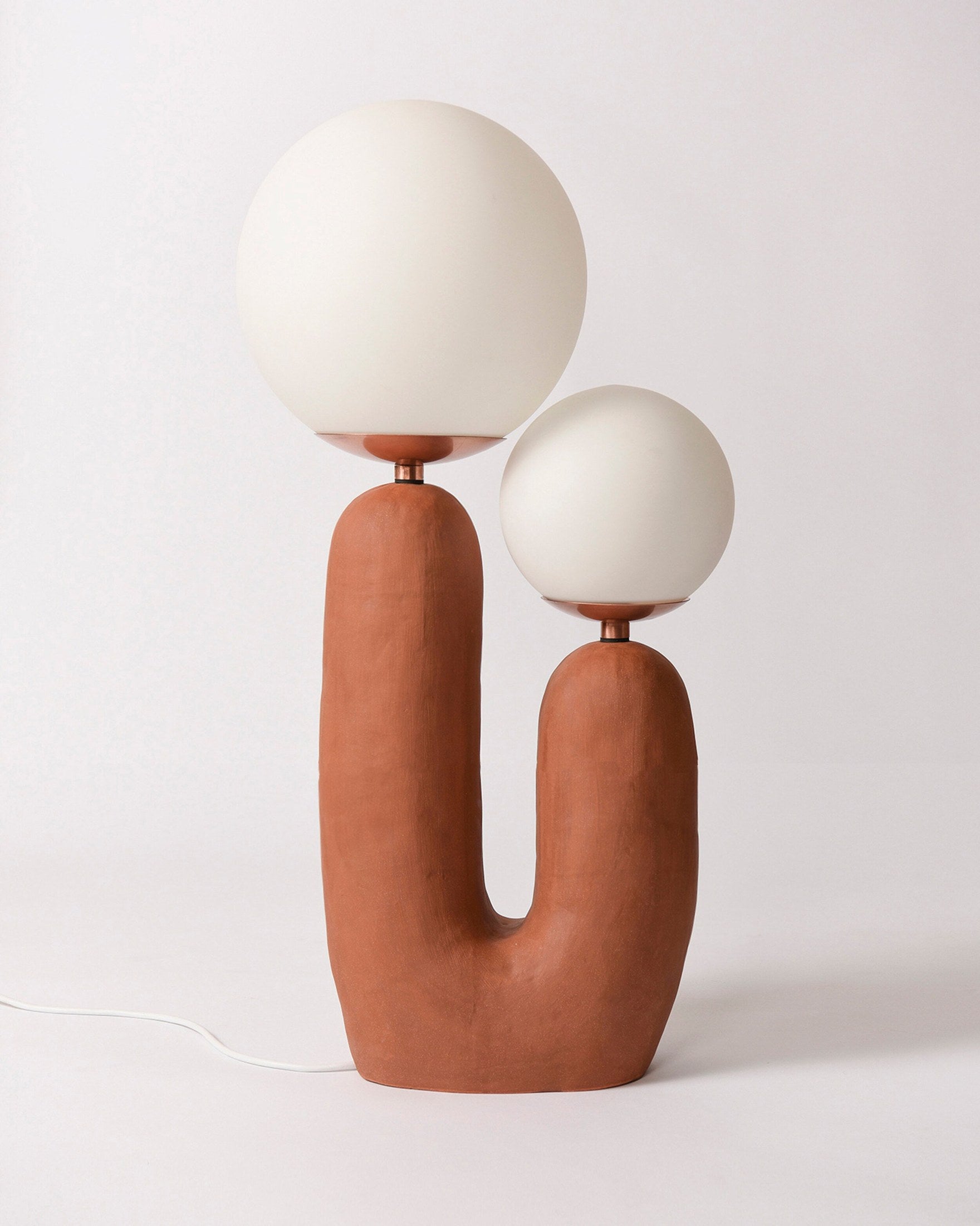 Junips | Contemporary Style Table Lamp with Natural Accent