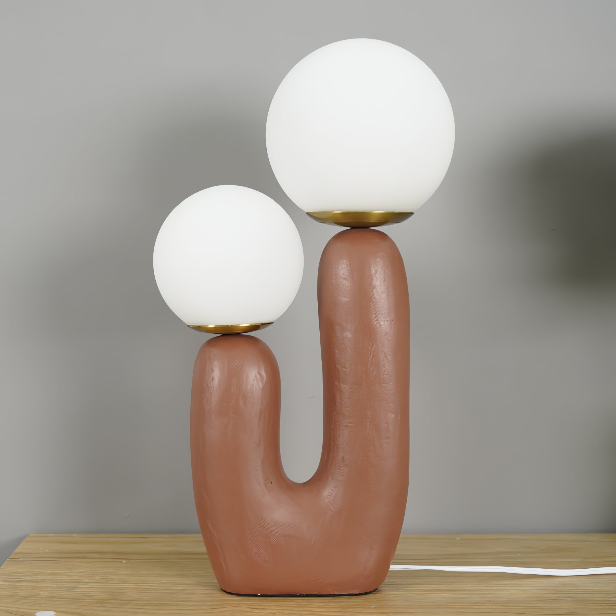 Junips | Contemporary Style Table Lamp with Natural Accent