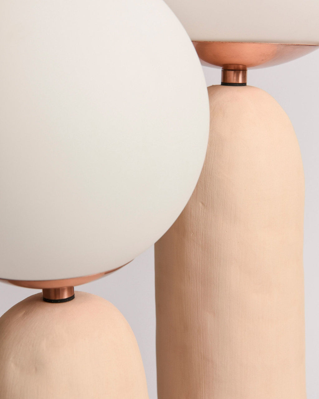 Junips | Contemporary Style Table Lamp with Natural Accent