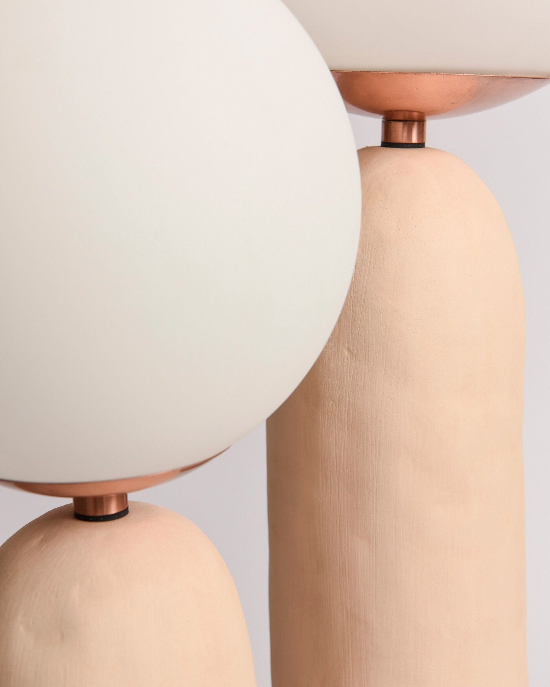Junips | Contemporary Style Table Lamp with Natural Accent