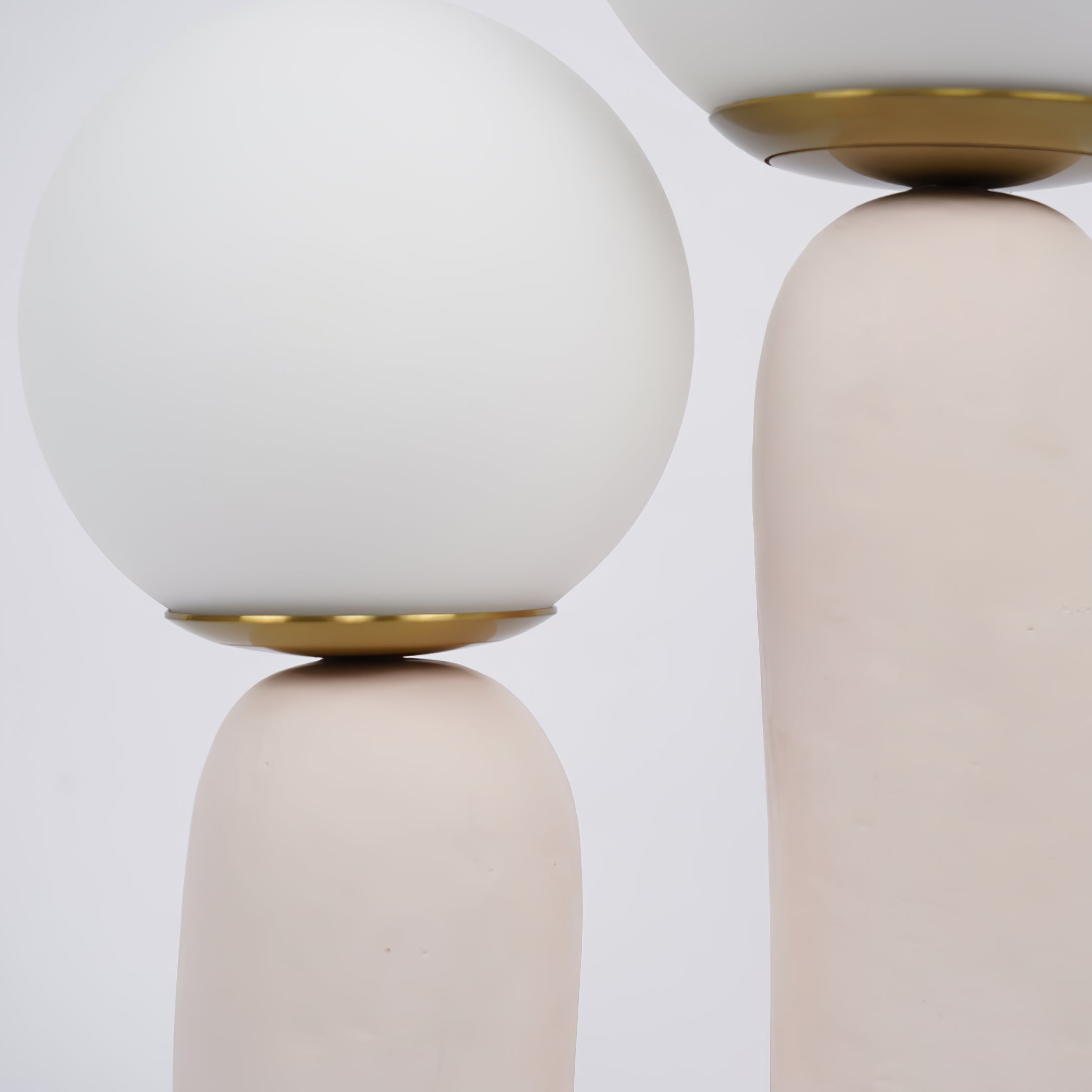 Junips | Contemporary Style Table Lamp with Natural Accent