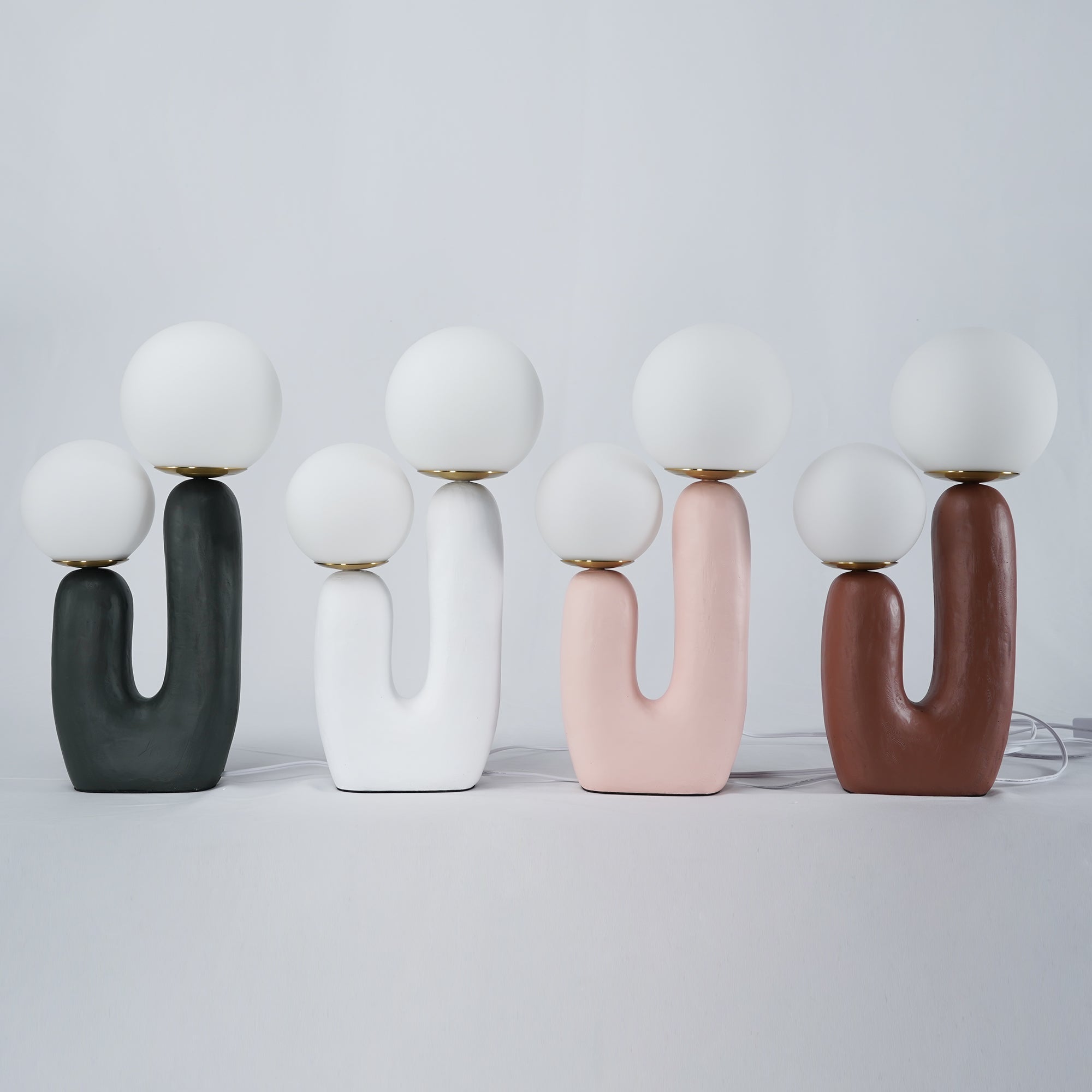 Junips | Contemporary Style Table Lamp with Natural Accent