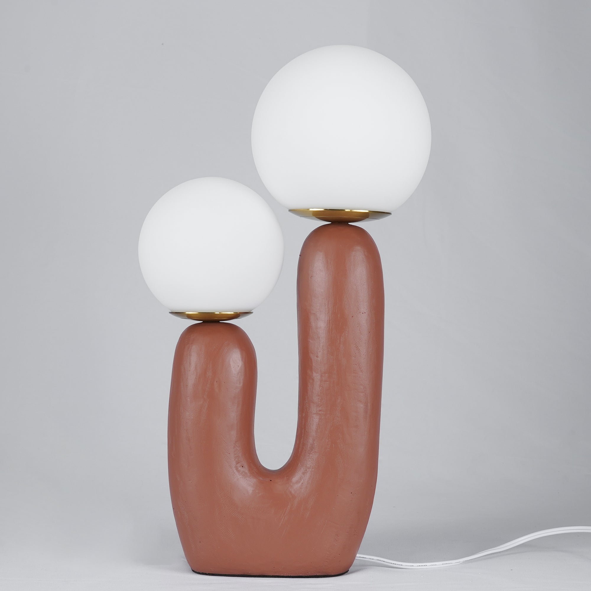 Junips | Contemporary Style Table Lamp with Natural Accent