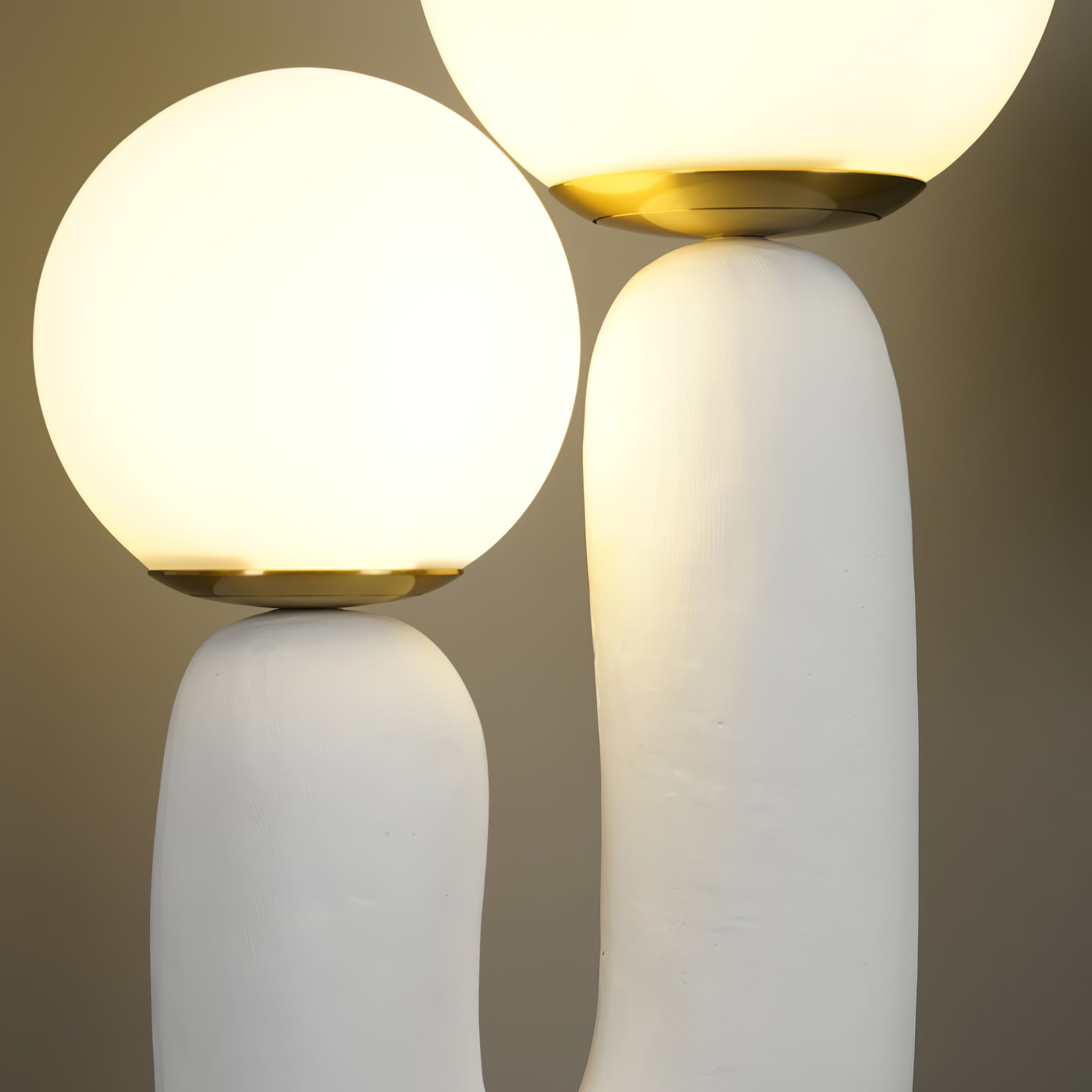 Junips | Contemporary Style Table Lamp with Natural Accent