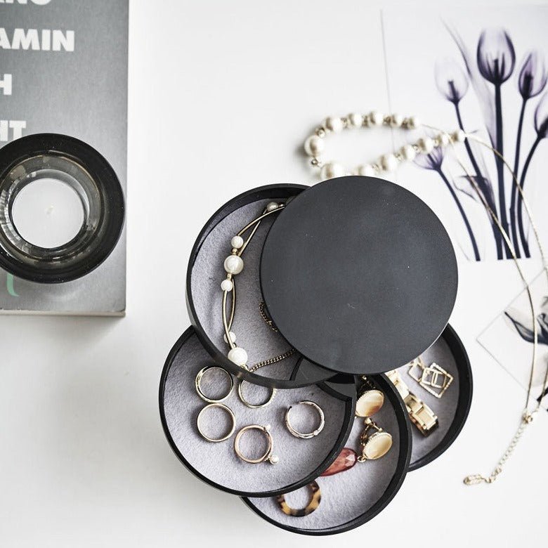 Junips | Twist Around Jewelry Organizer