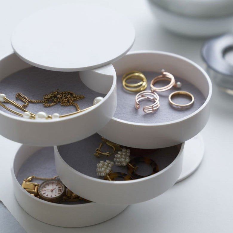Junips | Twist Around Jewelry Organizer