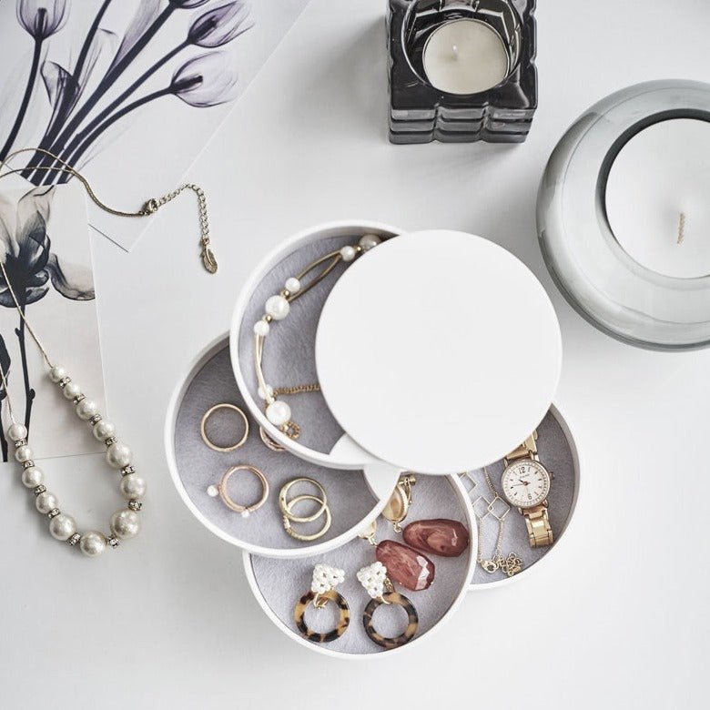 Junips | Twist Around Jewelry Organizer