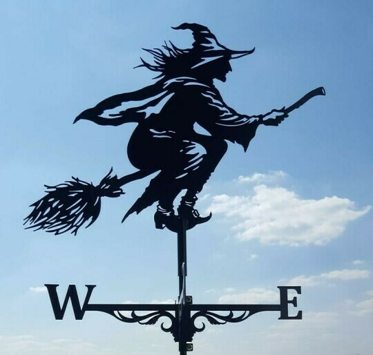 Junips | Weather vane - Windy - Retro witch shape - Unique design