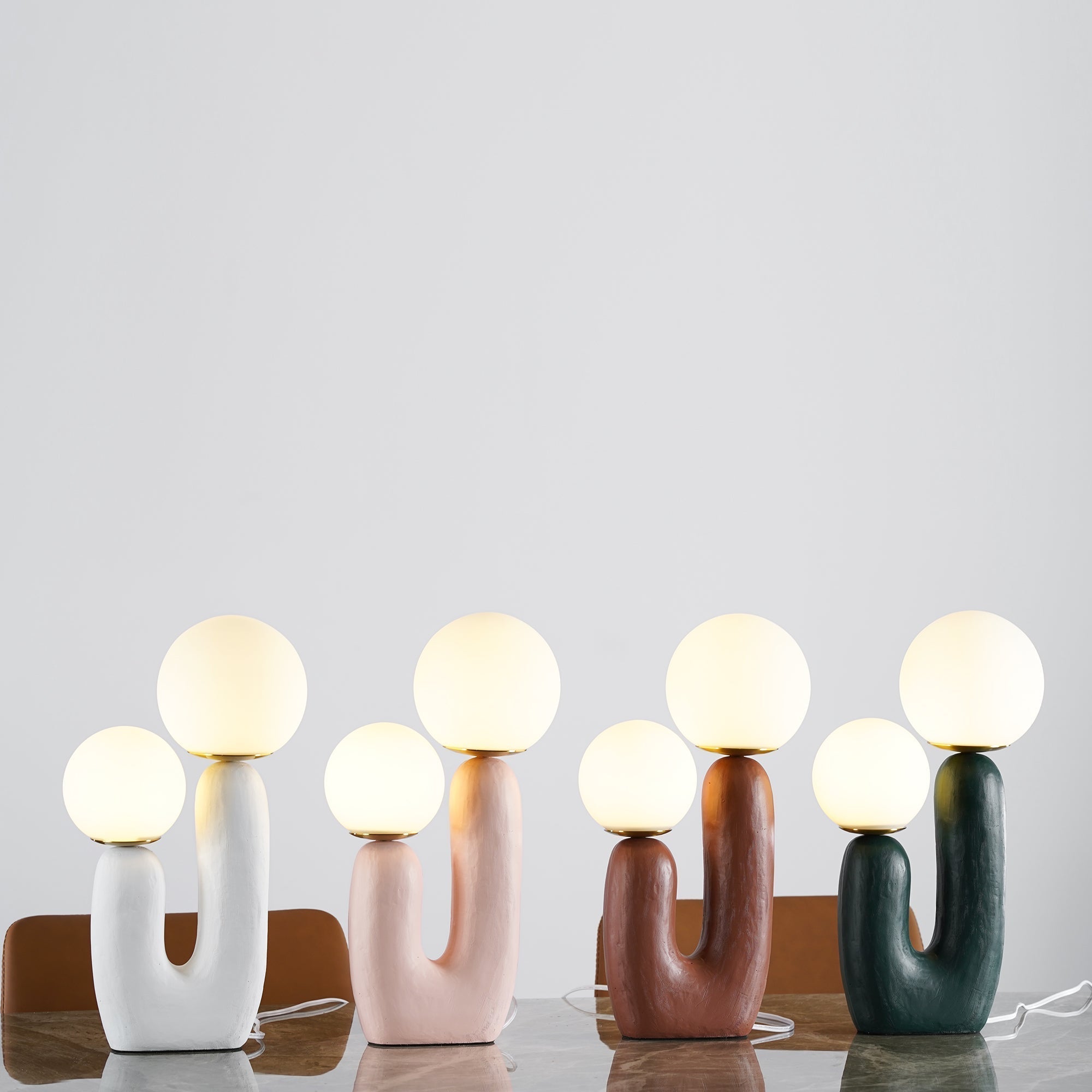 Junips | Contemporary Style Table Lamp with Natural Accent