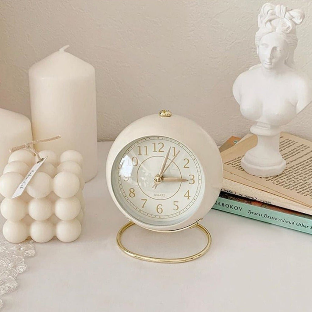 Junips | Vintage round Analog Watch