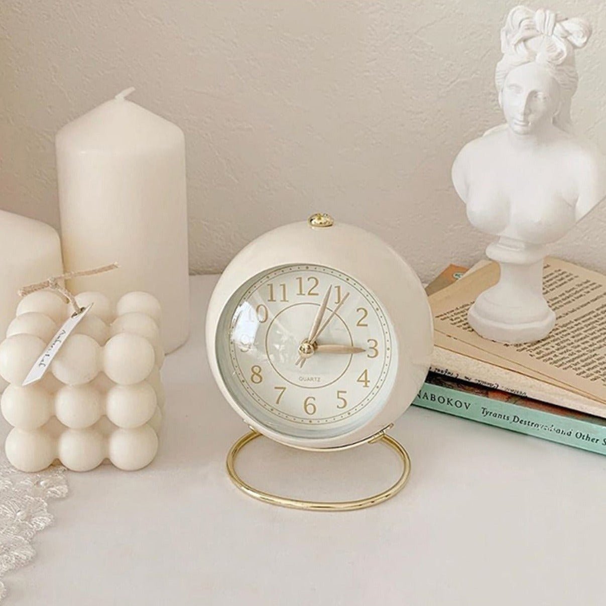 Junips | Vintage round Analog Watch