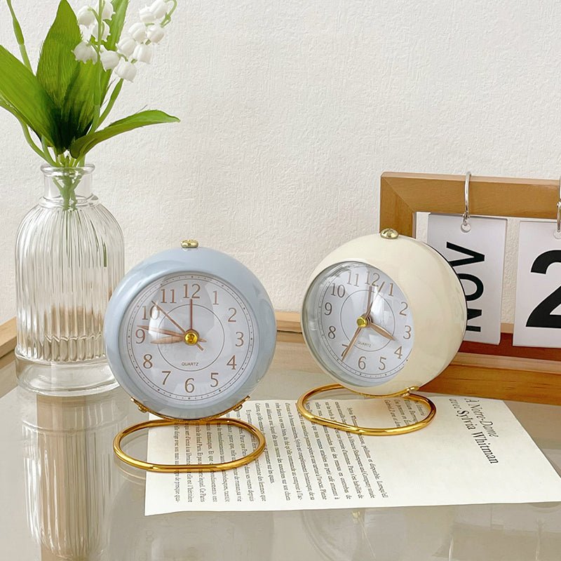 Junips | Vintage round Analog Watch