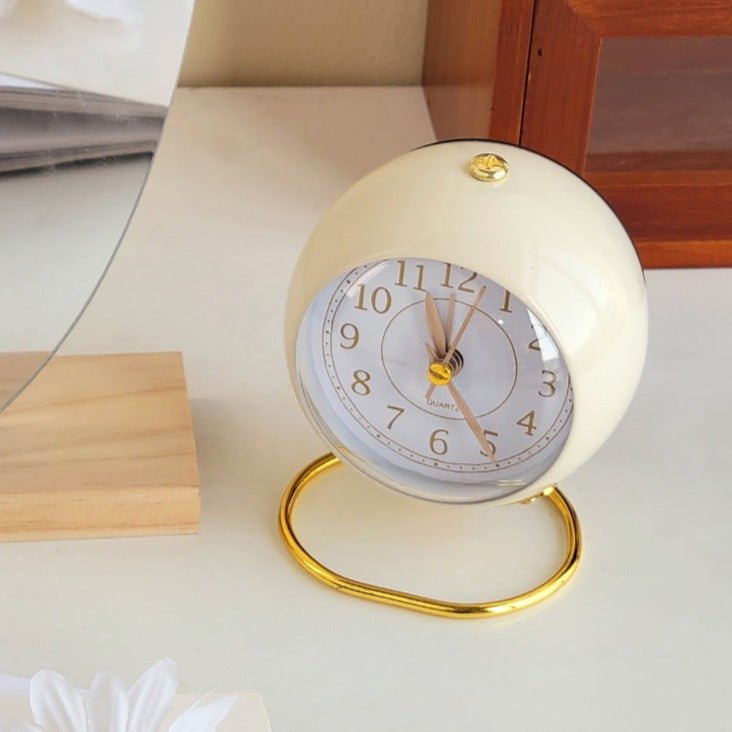 Junips | Vintage round Analog Watch