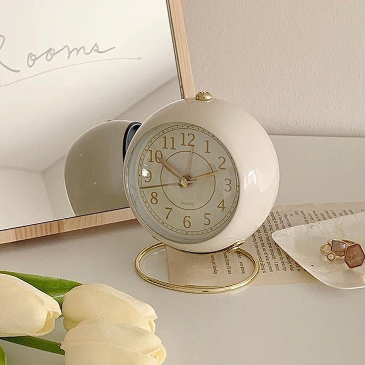 Junips | Vintage round Analog Watch
