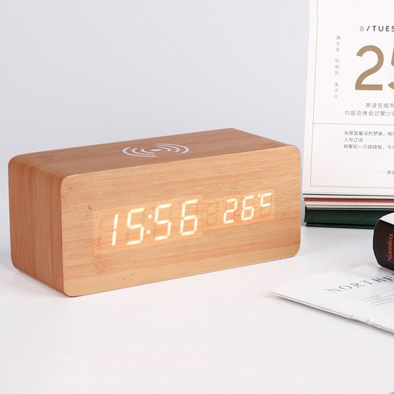 Junips | Wooden alarm clock with wireless charging pad